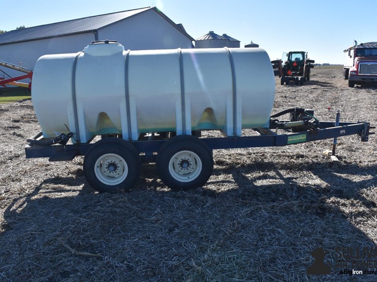 schaben-industries-1,000-gal-poly-nurse-trailer-image-4