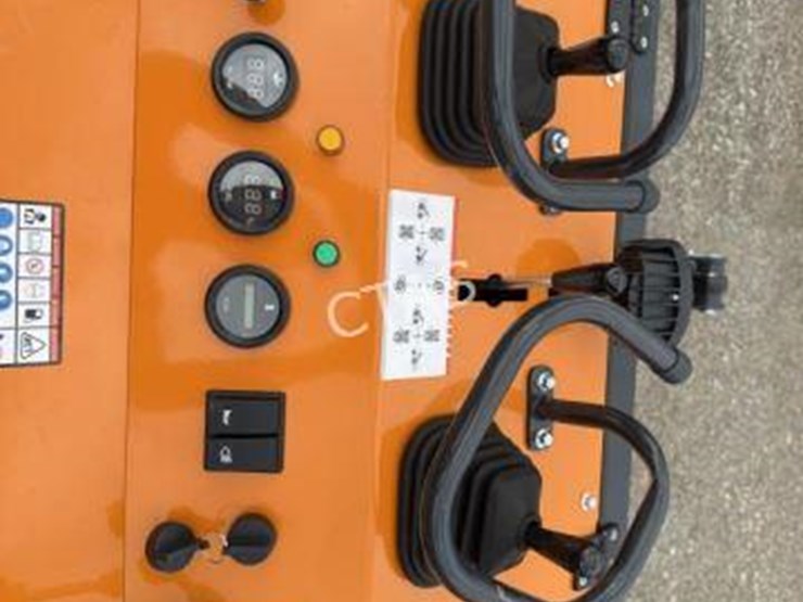 #67-•-land-honor-mini-skid-steer-loader-image-7