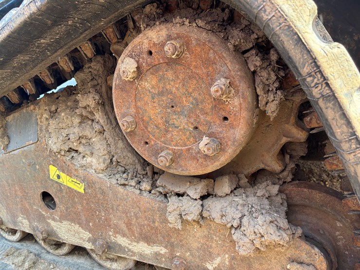 2014-bobcat-t750-image-15