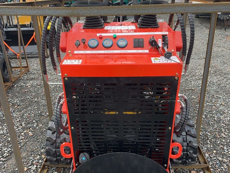 2025-agt-lrt23-mini-skid-steer-loader-image-6