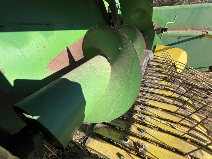 john-deere-336-image-12
