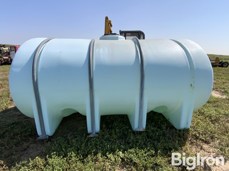 2550-gallon-poly-tank-image-8
