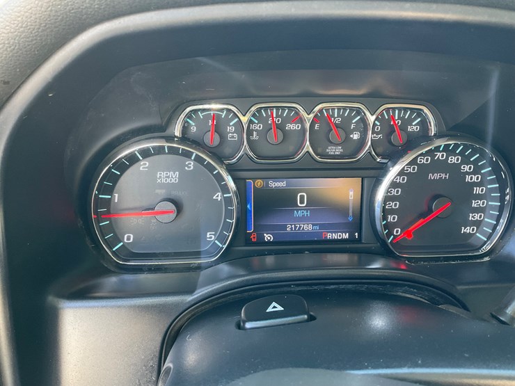 2015-chevrolet-silverado-image-18