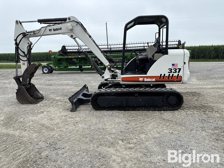 2005-bobcat-337g-image-8