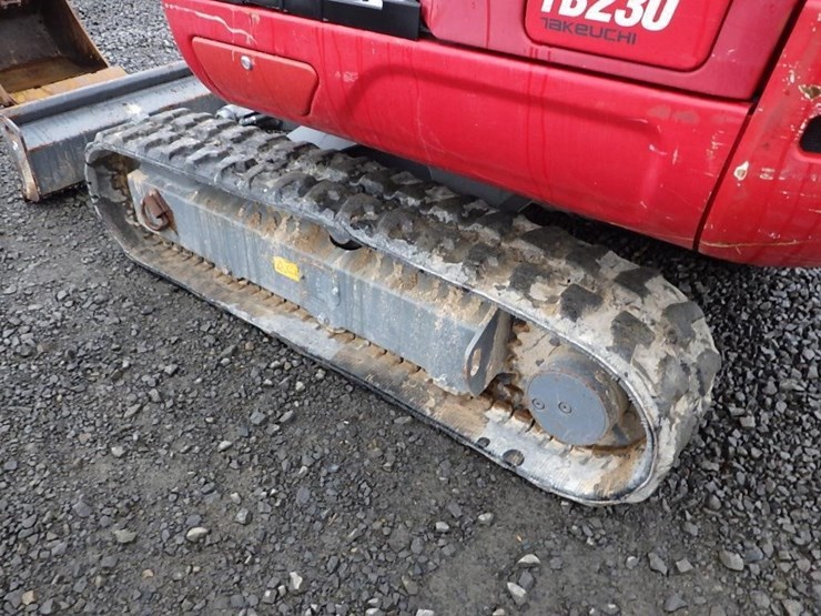 takeuchi-tb230-image-35