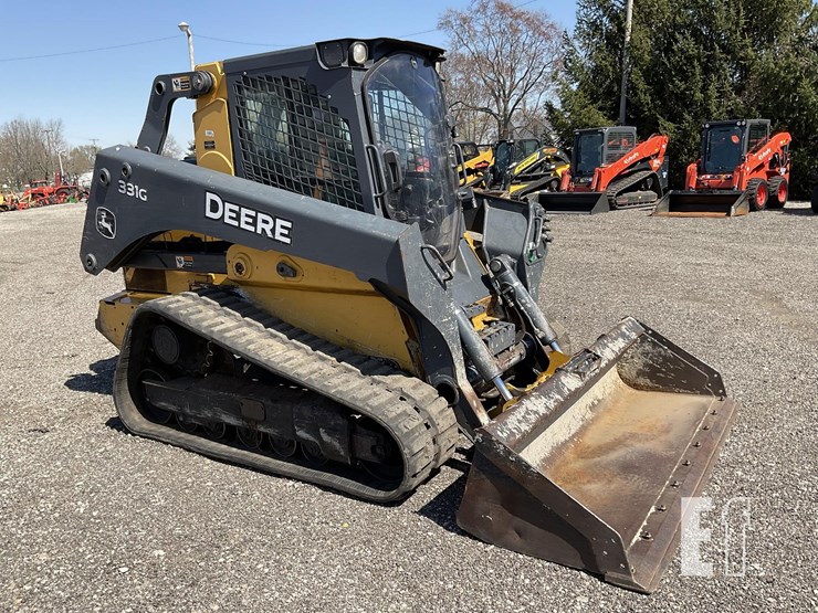 2017-deere-331g-image-7