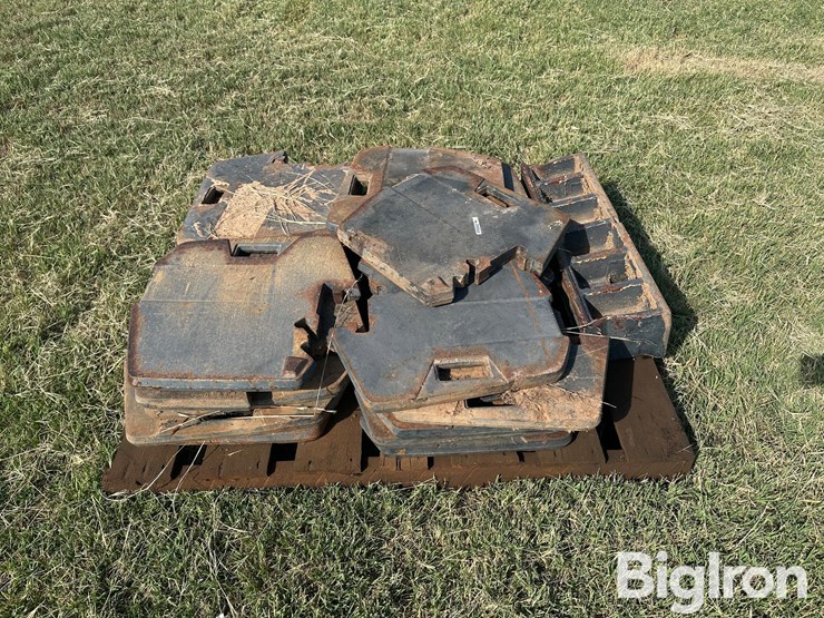 case-ih-front-suitcase-weights-image-3