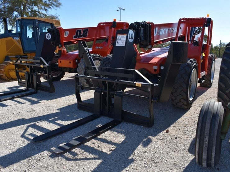 jlg-10054-forklift-(serial-#-0160080012)-(showing-appx-4,296-hours,-up-to-t-image-1