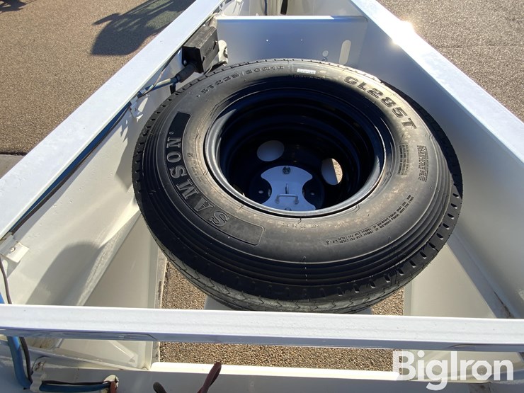 2023-load-trail-t/a-low-pro-gooseneck-trailer-w/hydraulic-dovetail-image-17