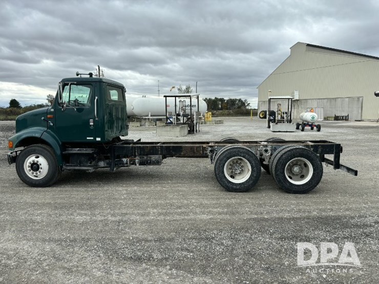 1999-ihc-8100-truck-(pz14131,-unit-7240)-image-2