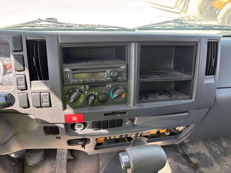 2018-isuzu-ftr-image-27