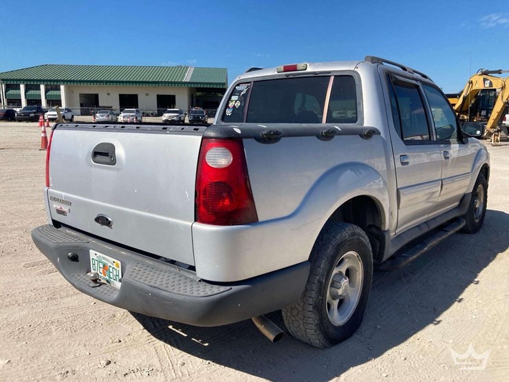 2004-ford-explorer-sport-trac-image-2