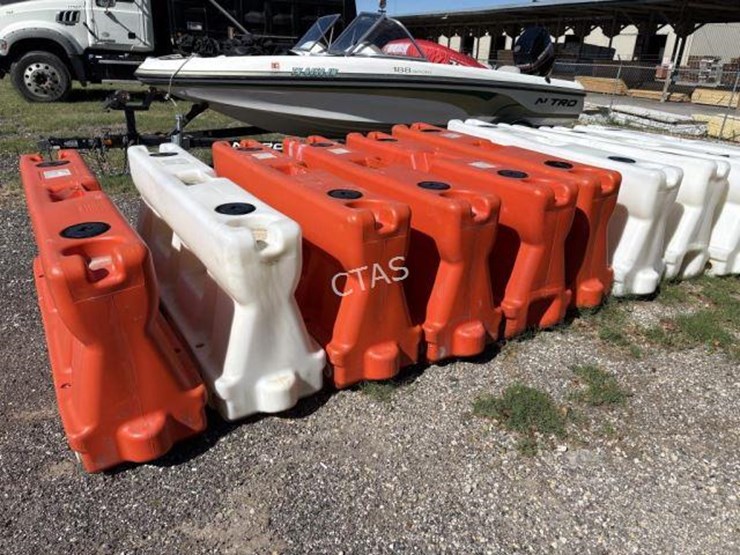 #148-•-(10)-yodock-water-wall-barriers-image-2