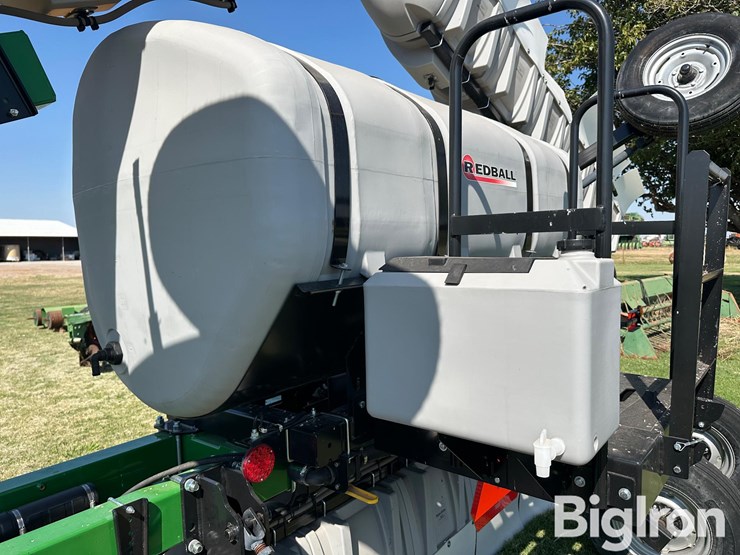 willmar-redball-642e-hooded-sprayer-image-15