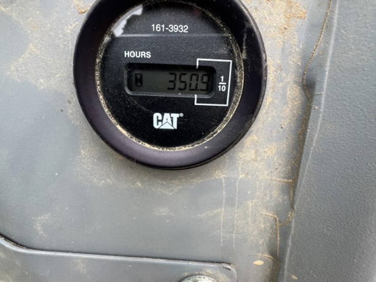 2003-caterpillar-d3g-xl-image-15