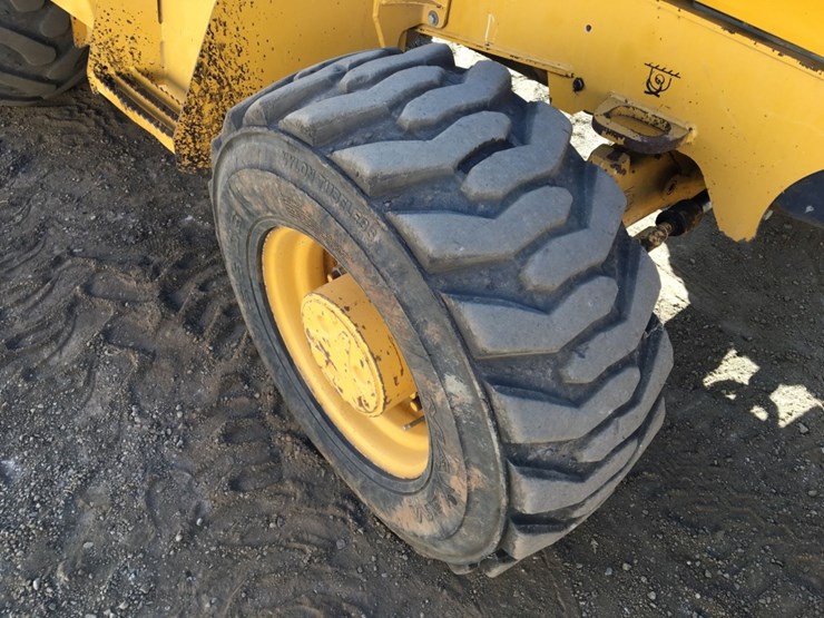 2019-deere-210lep-image-12