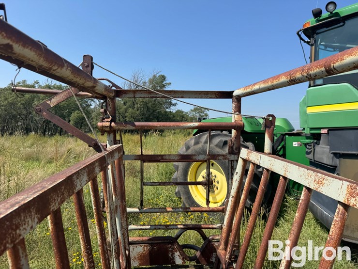 livestock-squeeze-chute-image-14