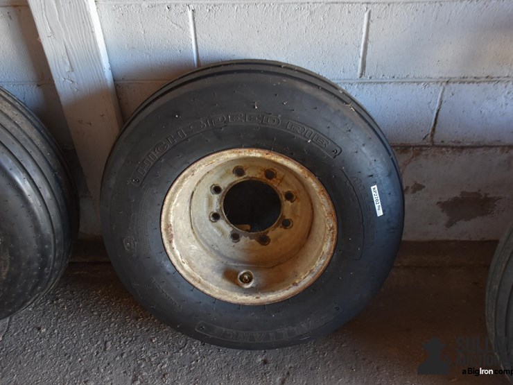 11l-15fl-tire-and-rim-image-2