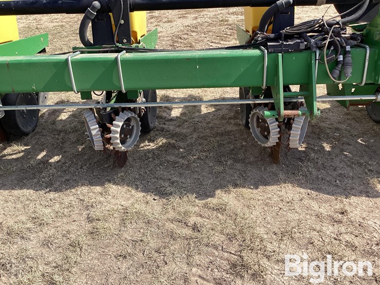 2007-john-deere-1700-image-13