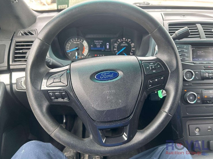 2017-ford-explorer-image-13