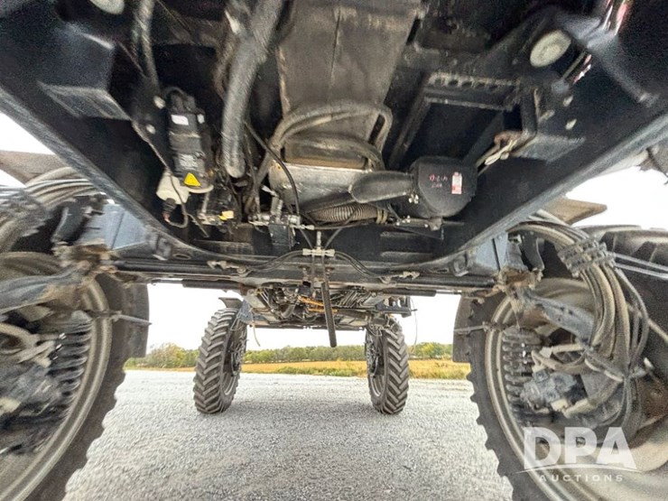 2019-case-ih-patriot-4440-image-25