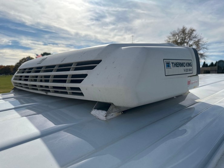 2017-chevrolet-express-g3500-image-8