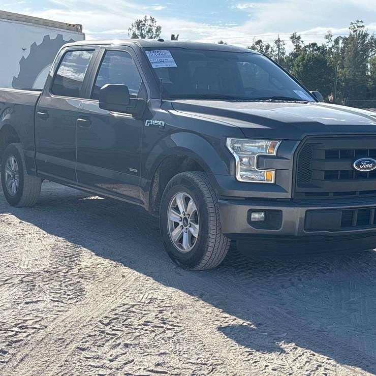 2015 Ford F-150 Crew Cab Pickup Truck