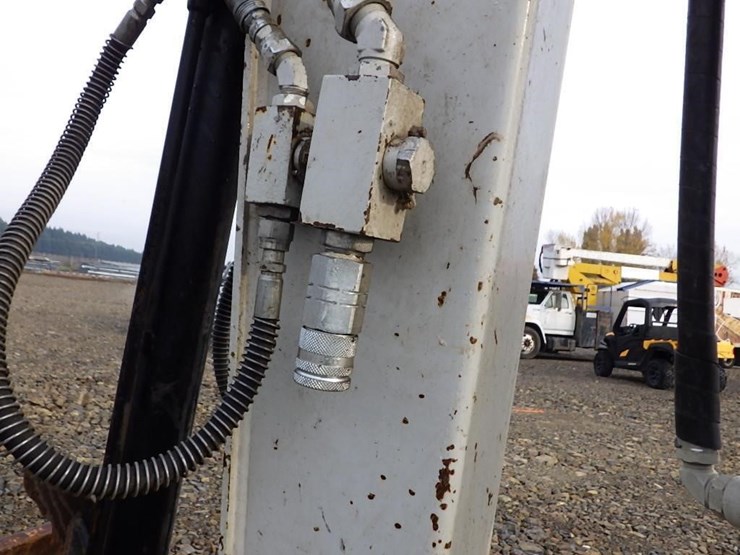 takeuchi-tb260-image-13