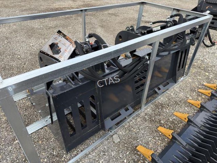 #87-•-72"-heavy-duty-rock-grapple-for-skid-steer-image-3
