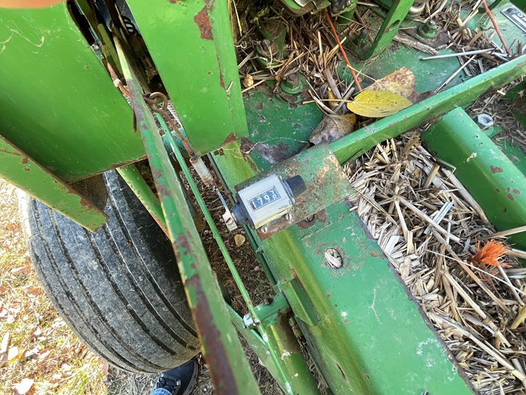 john-deere-336-image-27