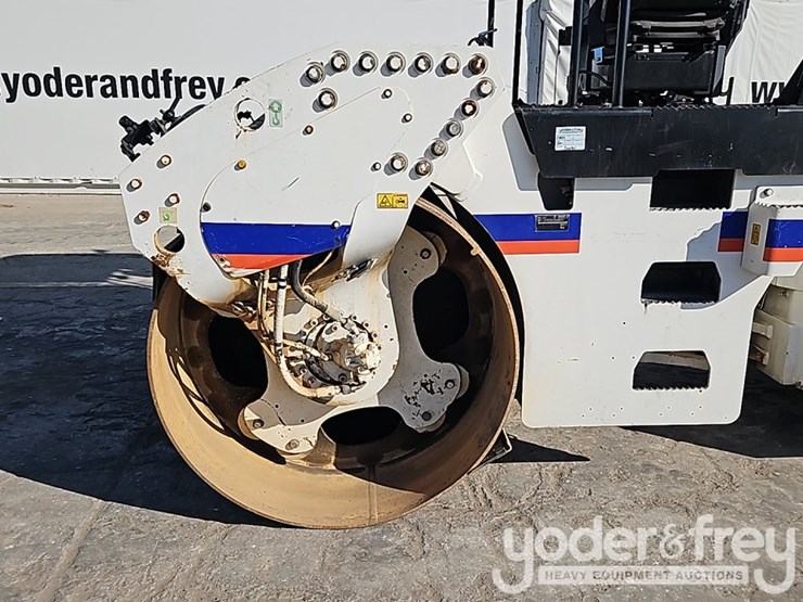 2014-caterpillar-cb54xw-image-12