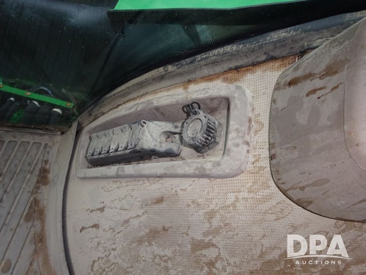 2017-john-deere-r4038-image-120