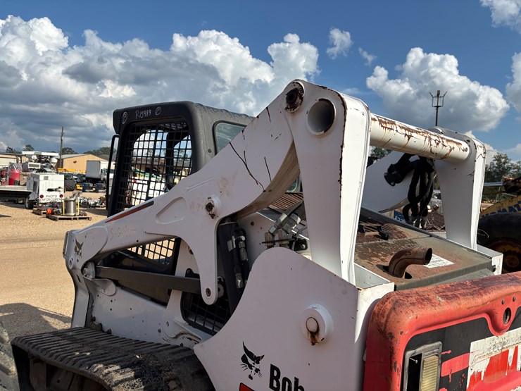 2014-bobcat-t750-image-3