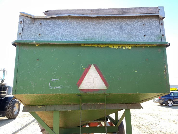 #5929-•-gravity-box-on-running-gear-image-24