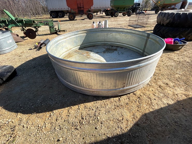 #5946-•-behlen-galvanized-water-tank-image-1