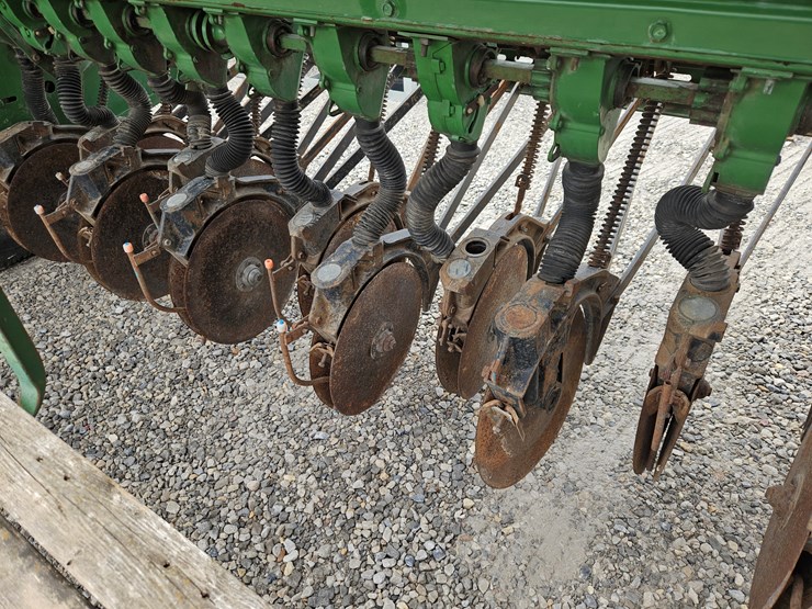 john-deere-8300-image-6