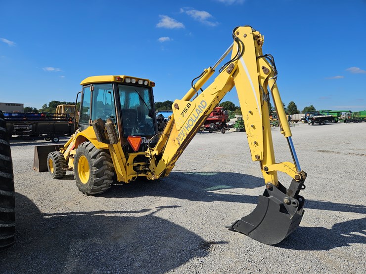 2004-new-holland-lb75b-image-17