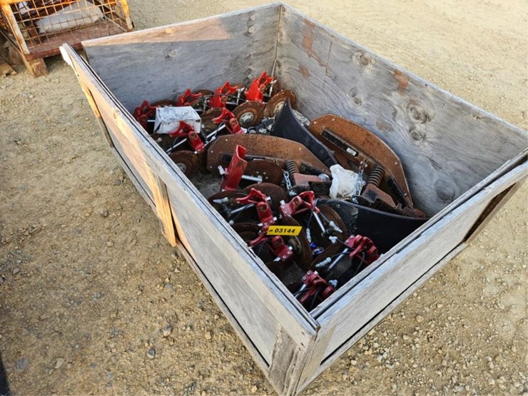 #3144-•-crate-white-planer-parts,-stalk-stompers-image-1