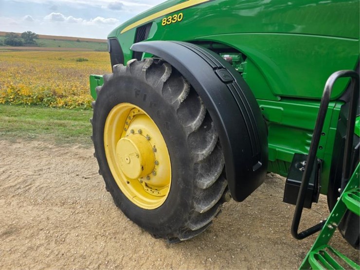 john-deere-8330-image-30