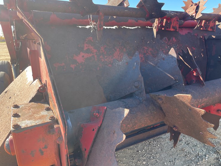 new-holland-195-image-16