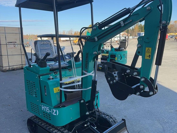 2025-agt-h15z-mini-excavator-image-3