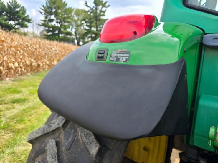 john-deere-7520-image-10