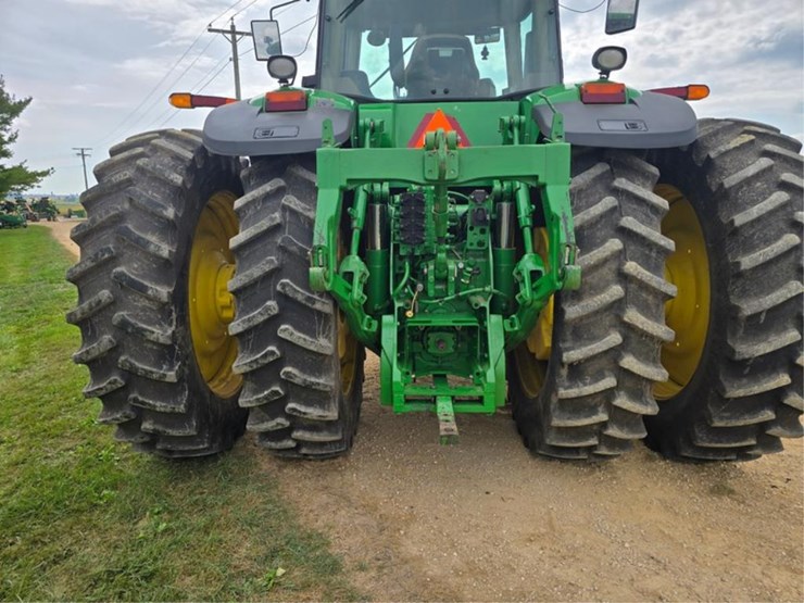 john-deere-8330-image-4