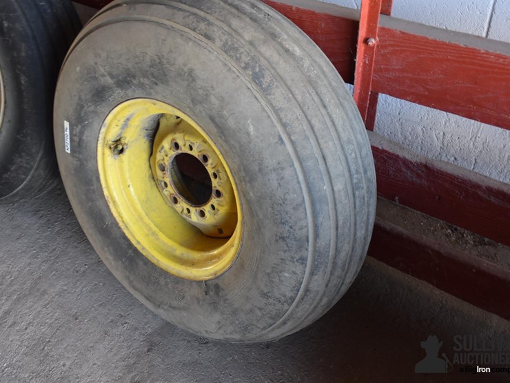 11l-14sl-tire-and-rim-image-3