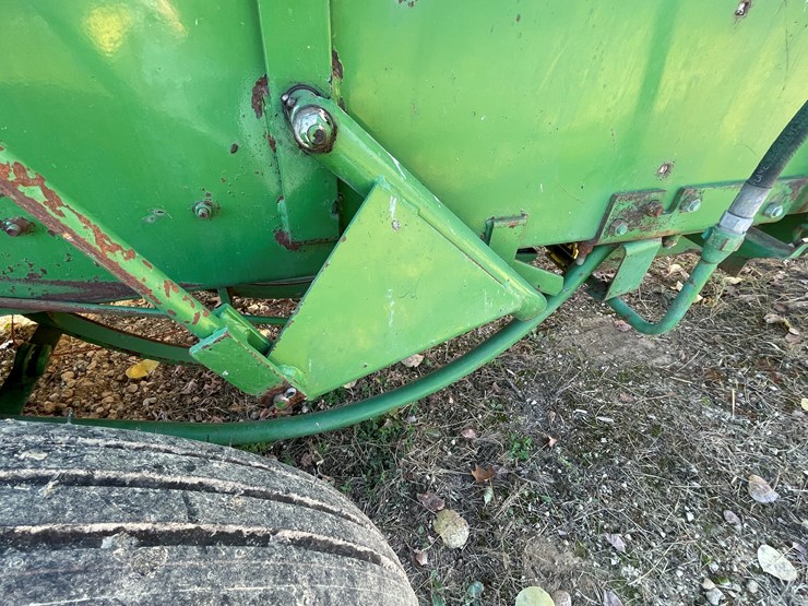 john-deere-336-image-30