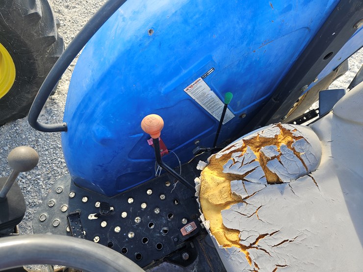 2011-new-holland-workmaster-55-image-10