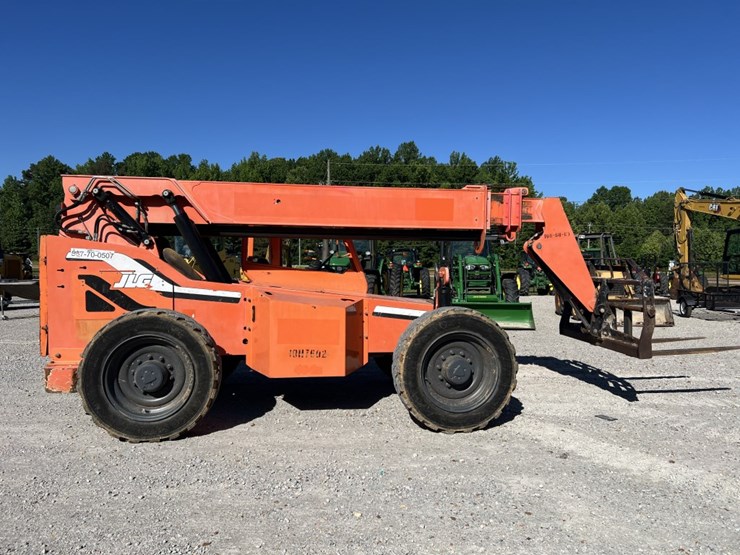 2013-sky-trak-6042-image-8