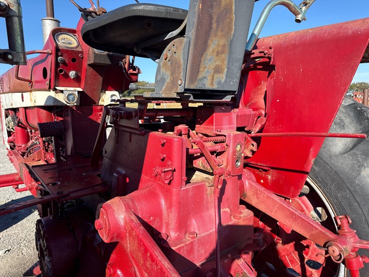 1965-international-706-image-13