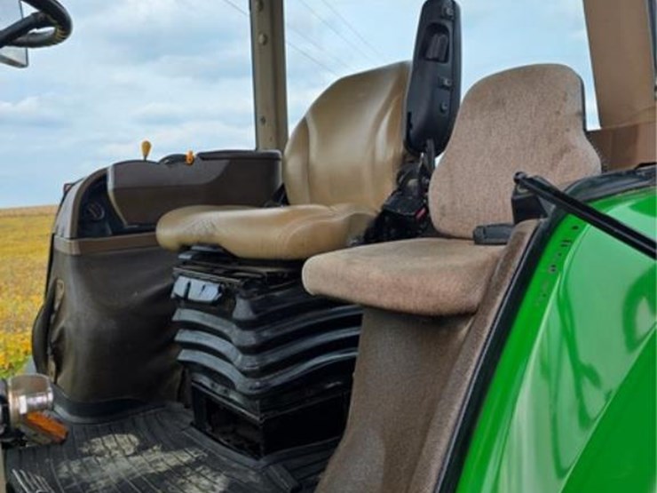 john-deere-8330-image-31