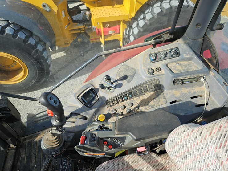 2020-kubota-m6-131-image-11